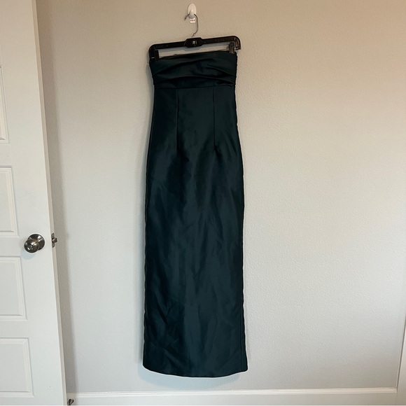 Alfred Sung Strapless Bow Back Satin Column Gown in Evergreen Size 0 - Picture 3 of 13